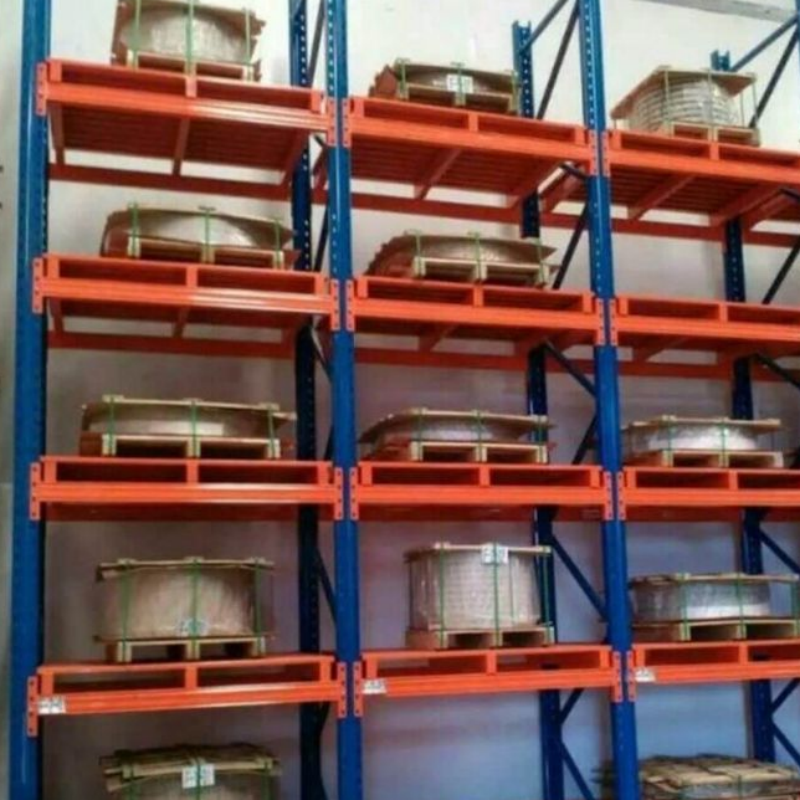 지게차 친화적인 푸시백 방식의 강철 팔레트 랙, CE/ISO 인증, 1000-2000kg 적재 용량, 2-5 팔레트 깊이, 대량 박스 포장 제품 공장용